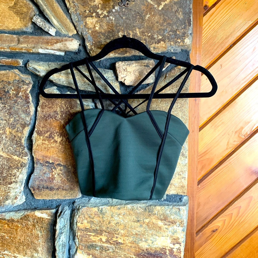 🌺3/$15 Charlotte Russe Criss Cross Back Crop Top